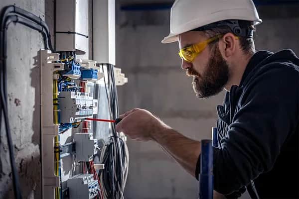 Elektrofachkraft-Schulung für Unternehmen in Deutschland