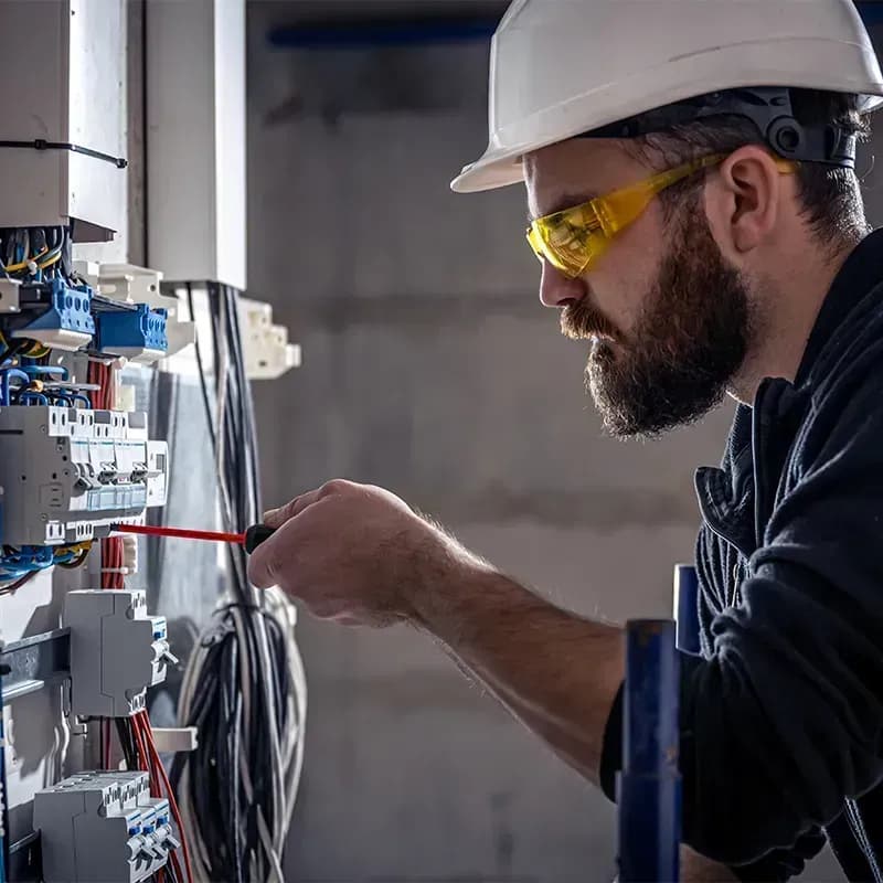 Lehrgang Elektrofachkraft mit Elektroausbildung