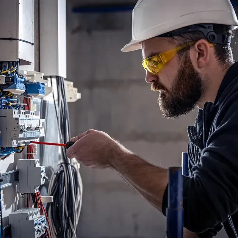 Erhalt der Fachkunde Elektrofachkraft nach VDE 1000-10 – EFK Datacenter-Projekte